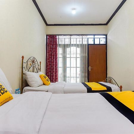 Hotel Astria Graha Bandung Exterior foto